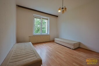 Prodej prostorného bytu 3+1 (93 m²) s vlastní zahrádkou - 7