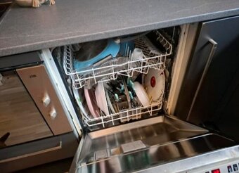 Moderní černá matná linka se spotřebiči,5858 - 7