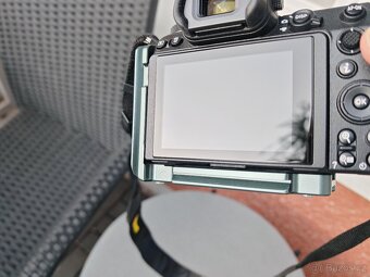 Prodej Nikon Z7 II + baterie + L destička + SD karta - 7