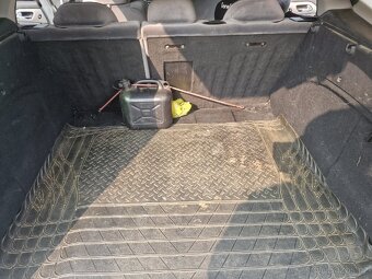 Nabízím svého peugeota 407sw, 2005,diesel,250t.km - 7