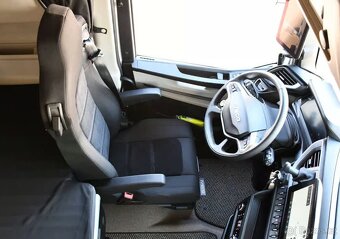 Iveco Tahač návěsu S-Way - 7