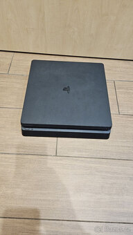 PS4 slim,2x ovládač,1x hra - 7