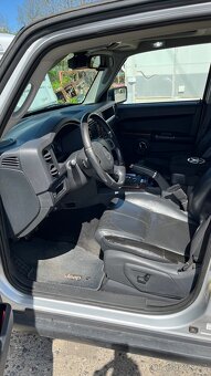 Jeep Commander USA verze - 7