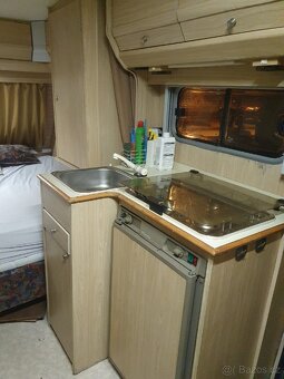 Beyerland Vitesse 430_B, předstan, WC - 7