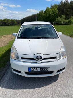 Toyota Corolla Verso 2.0 D4D 85 kw rok 2004 STK 10/25 Euro3 - 7