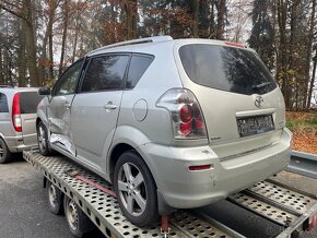 Toyota Corolla Verso 1.8-95 kw-automat-náhradní díly - 7