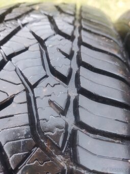 Prodám sadu celoročních pneu 185/65R15 - 7