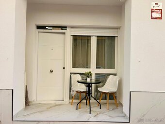 Prodám moderní apartmán v centru Torrevieja. - 7