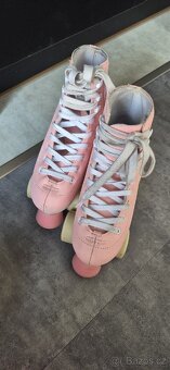 Kolečkové brusle na bruslení QUAD - 7