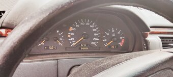 Mercedes Benz E220D210 - 7