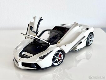 Ferrari LaFerrari Aperta - BBR 1:18 - 7