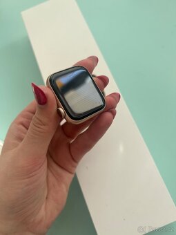 hodinky apple watch 4. série - 7