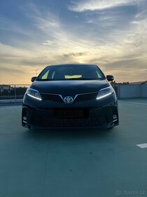 Toyota Sienna Sport Edition - 7
