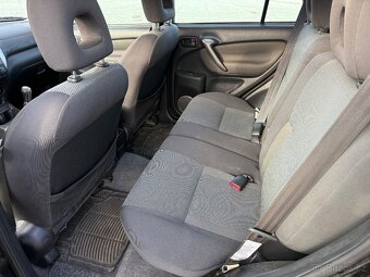 Toyota RAV4 2.0 D 85kw 3/2005 - 7