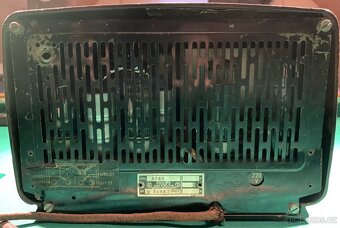 Vintage bakelitové rádio - 7