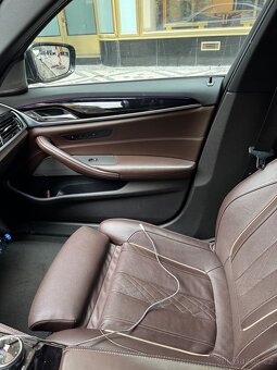 BMW 540i - 7