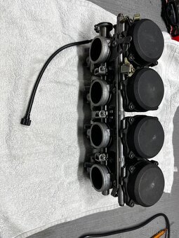 Motor Kawasaki ZXR750J1 a karburátory - 7