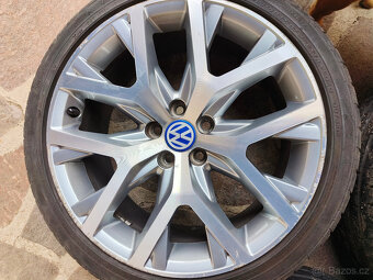 VW originál ALU R17 5x100 + 215/40/17 - 7