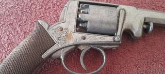 REPLIKA HISTORICKÉHO REVOLVERU - ADAMS PATENT (Výrobní číslo - 7