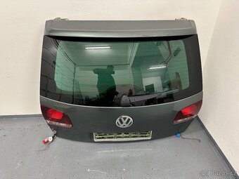 VW Touareg zadní část - 7