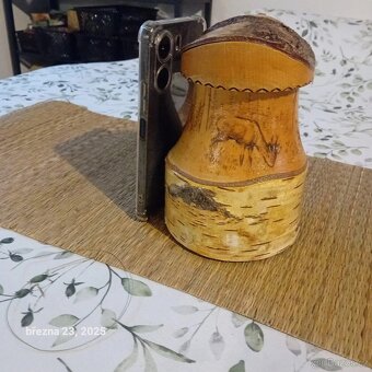 Ručně vyřezávany korbel na pivo. - 7