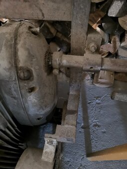 Cz 175 motor - 7
