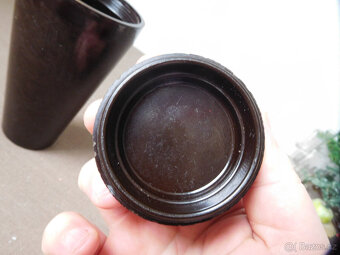 BAKELITOVÉ POUZDRO NA ROZNĚTKU - 7