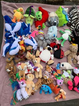 Plyšáci: Albi, Mimoni, Barbie, Štístko a Poupěnka, Furby - 7
