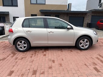 VW Golf 1.6 TDI, r. 10/2012, klima, ALU kola, nová STK - 7