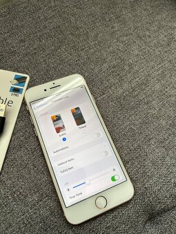 Prodám iPhone 8 64gb (100% kondice baterie) - 7