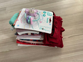Sada oblečení v. 68 H&M (komplet, tuniky, čepičky) - 7