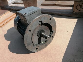 5x elektromotor MEZ Mohelnice - 7