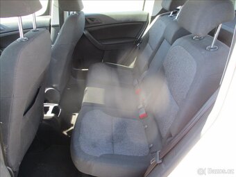 ŠKODA YETI 1,2TSi 77kw Ambiente bez koroze 04/2014 - 7