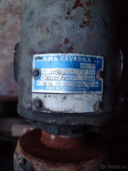 Prodám vojenské benzínové čerpadlo - 7