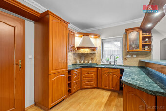 Prodej rodinného domu, 329 m², Jeneč, ul. Západní - 7
