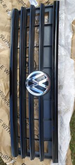 VW Touareg 3 760 cierna maska Touareg III - 7