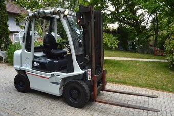 Vysokozdvižný vozík Nissan 25 2018 2,5t Unicarriers Diesel D - 7