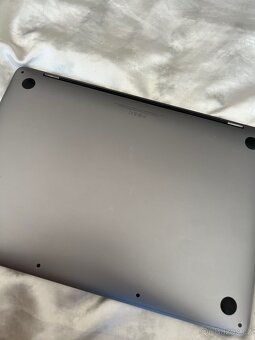 MacBook Pro 13" 2019, i5 1,4GHz , 256GB 8GB RAM - 7
