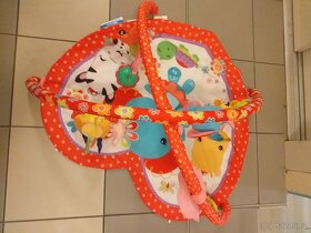 Hrací podložka s hrazdičkou ve tvaru srdíčka - 7