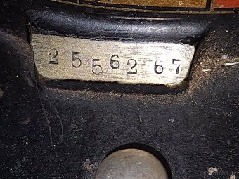 Historický šicí stroj Naumann – cca 1910–1930 - 7