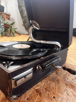 GRAMOFON NA KLIKU MOZART 1920 - 7