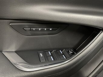 Jaguar XE, 221kw 4x4 CZ DPH - 7