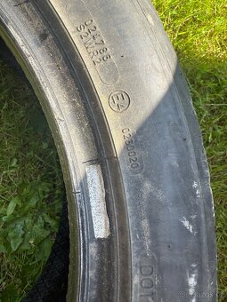 Zdravím prodám vzorek kolem 6mm Dunlop SP SPORT MAXX RT 225/ - 7