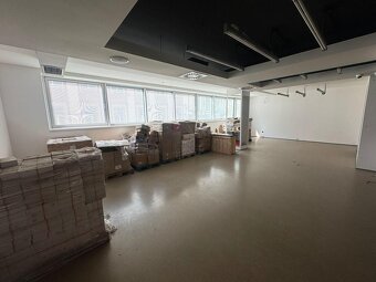 Pronájem obchodních prostor – 829,99 m² - 7