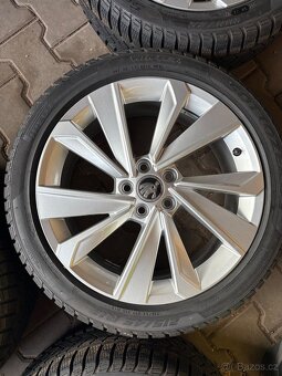 Kompletní zimní kolo Riegel 17" pro Škoda Fabia iv 215/45/1 - 7