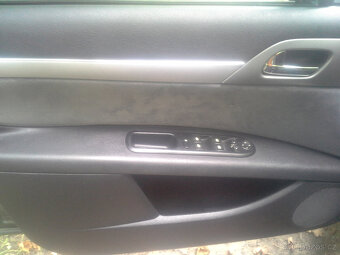 Peugeot 407 1.8 benzín 92kw rok 2005 najeto 172 tis - 7