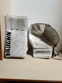 Lapačky Vaughn V7 a CCM Premier II - 7