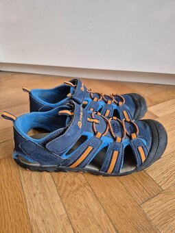 Tenisky Nike, sandály Keen, sandály Alpine Pro - 7