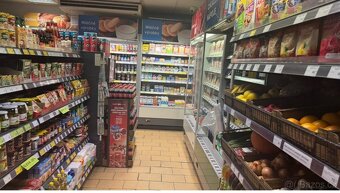 Obchodní prostory - hlavní ulice, potraviny,pizza. - 7