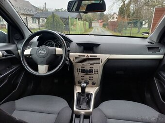 Benzínová Opel Astra 1.8 ..16V Tempomat - 7